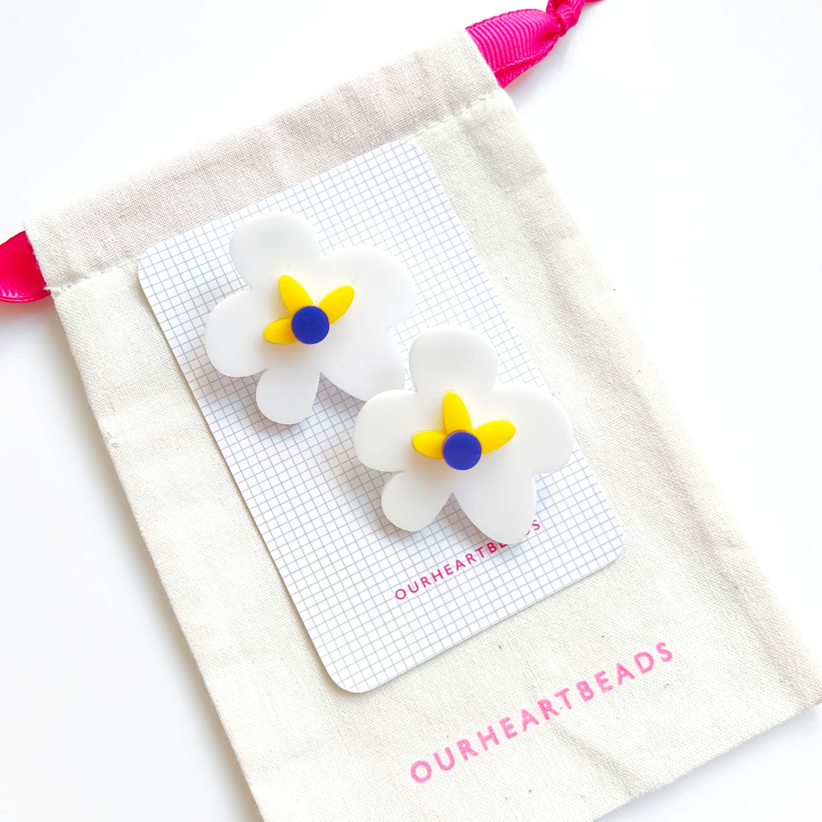 Talking White Flowers Earrings