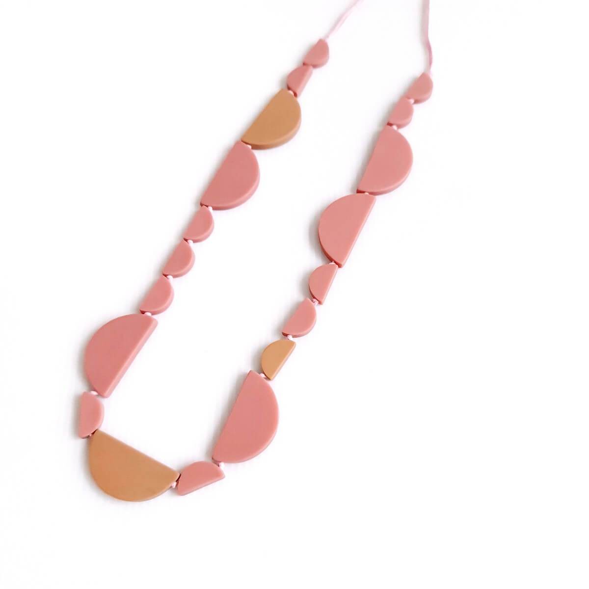 Halv Maya Blush Necklace