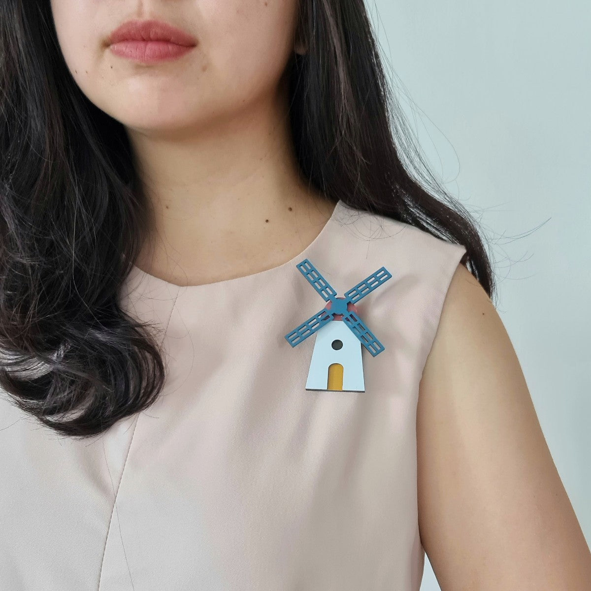 Windmill Arnhem White Brooch