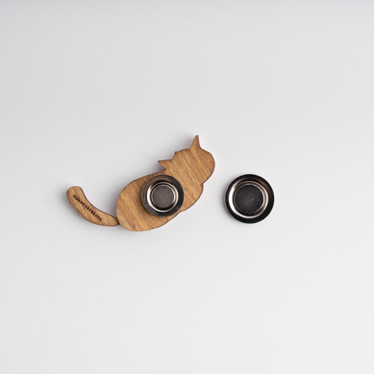 Chesira Top & Cheshire Cat Brooch (Interactive)