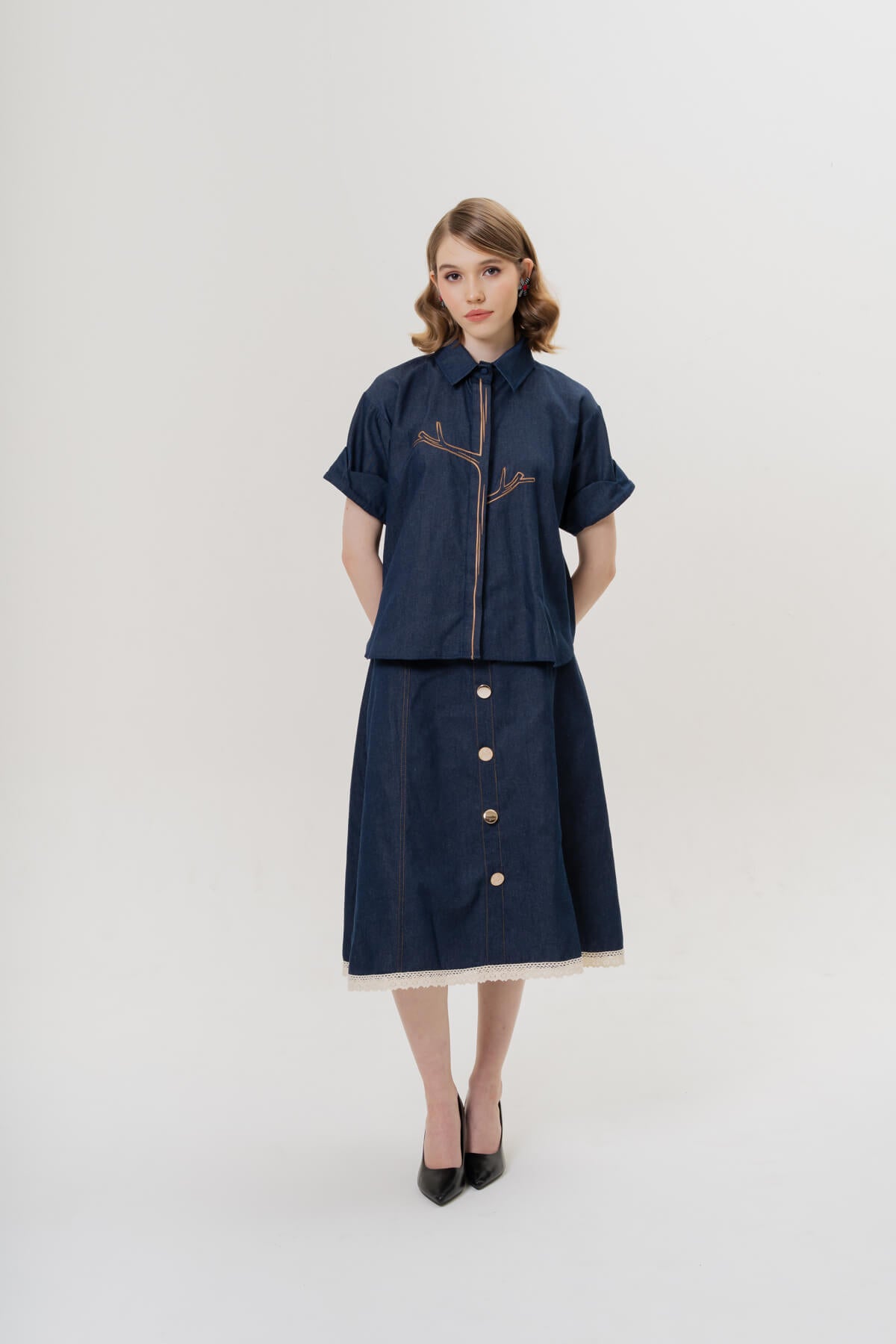 Chesira Top & Cheshire Cat Brooch (Interactive)