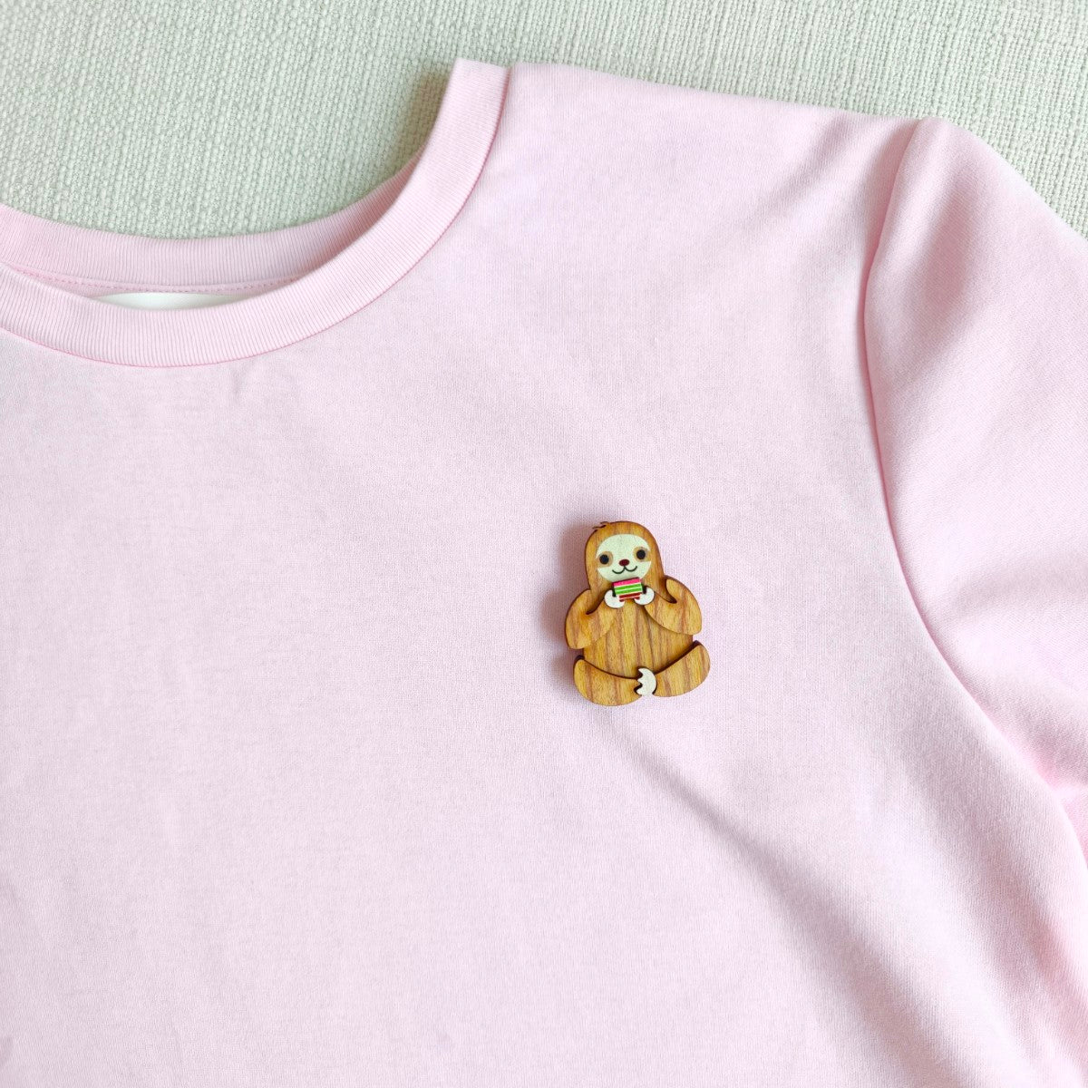 Sloth Kue Lapis Brooch
