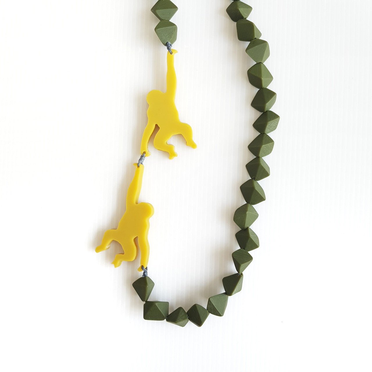 Macaque Hanging Army Green