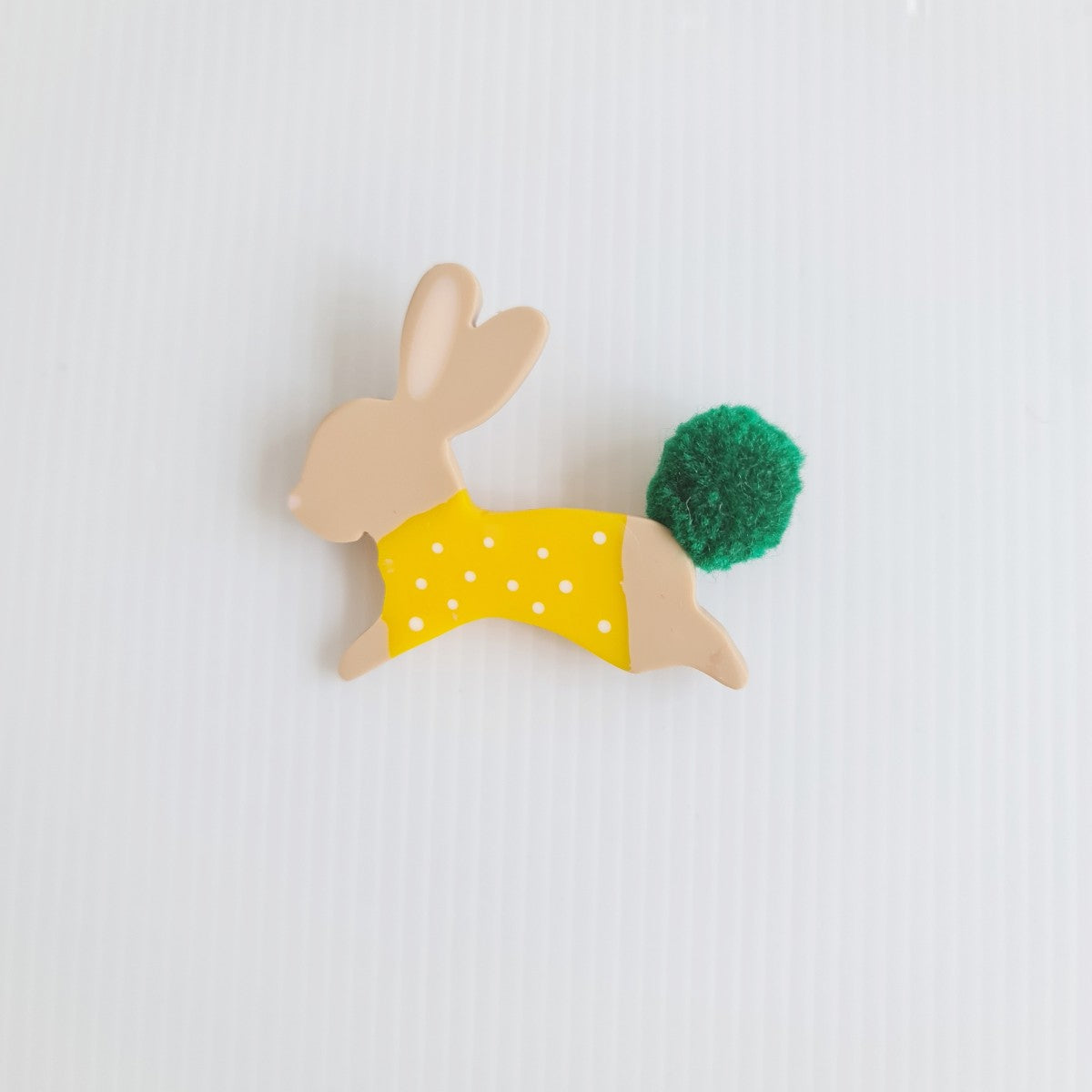 Bunny Hopping Brooch Khaki