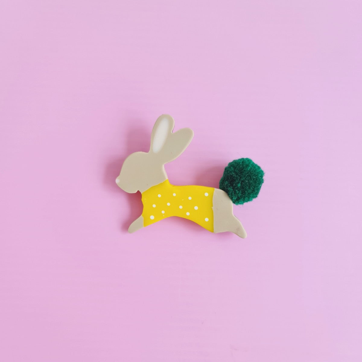 Bunny Hopping Brooch Khaki